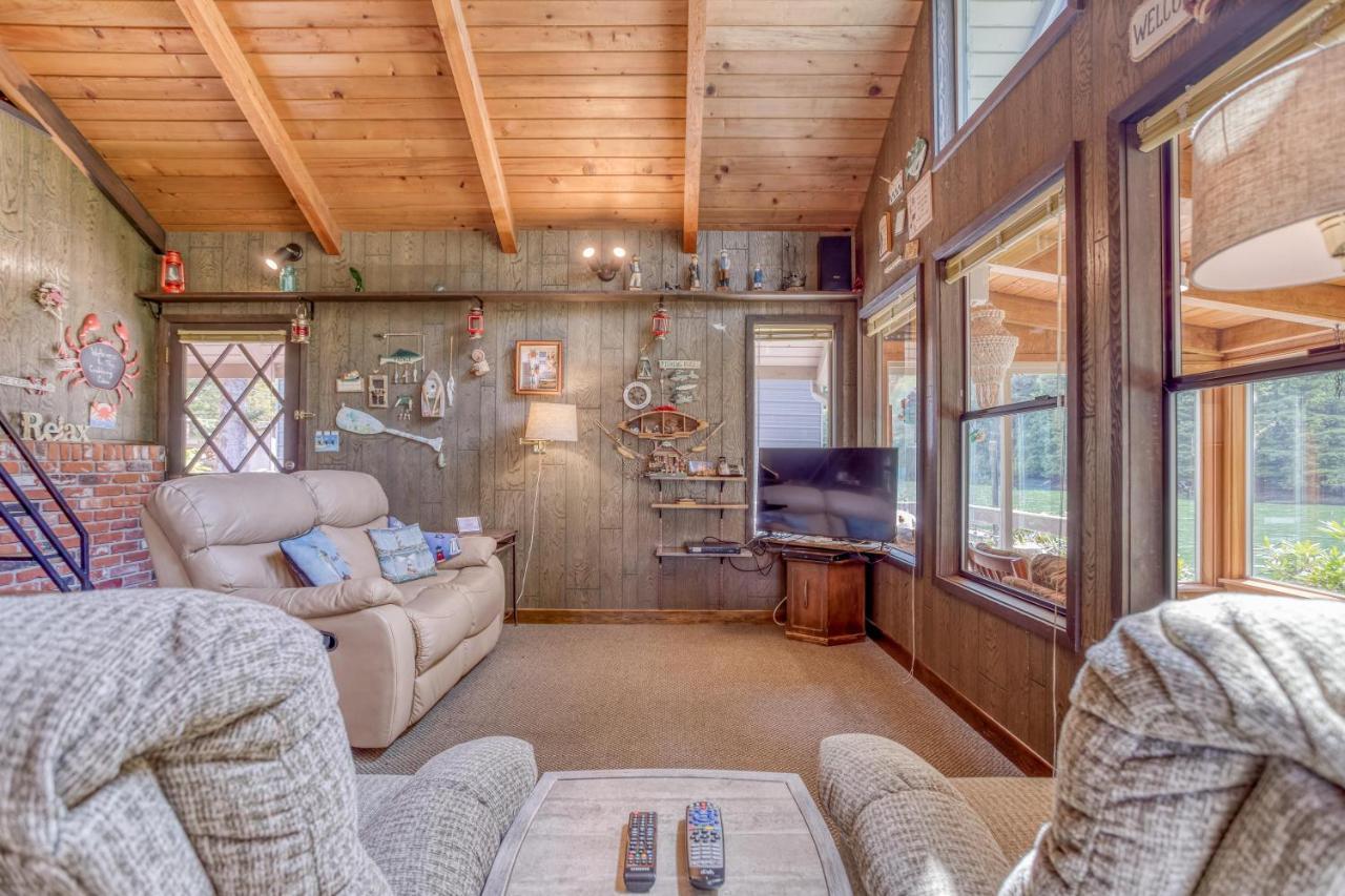 The Crabbing Cabin Lincoln City Extérieur photo