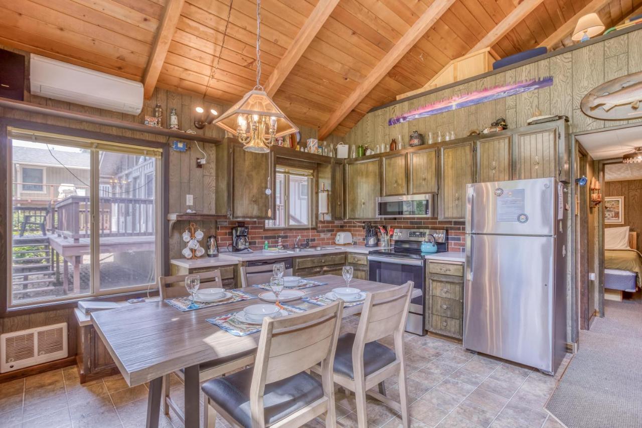 The Crabbing Cabin Lincoln City Extérieur photo